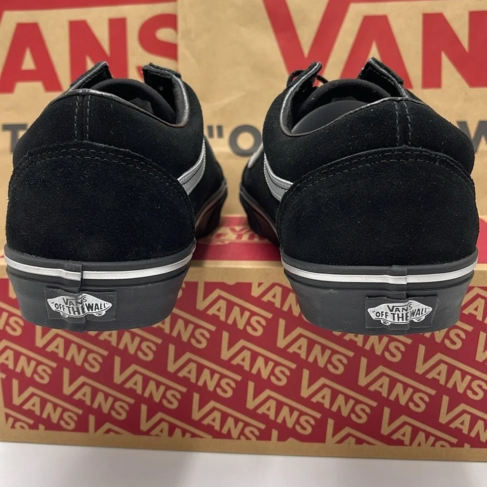 Vans Men’s Black and White Sneakers Old Skool
Metallic Black
VN000CTERMA - Picture 13 of 16